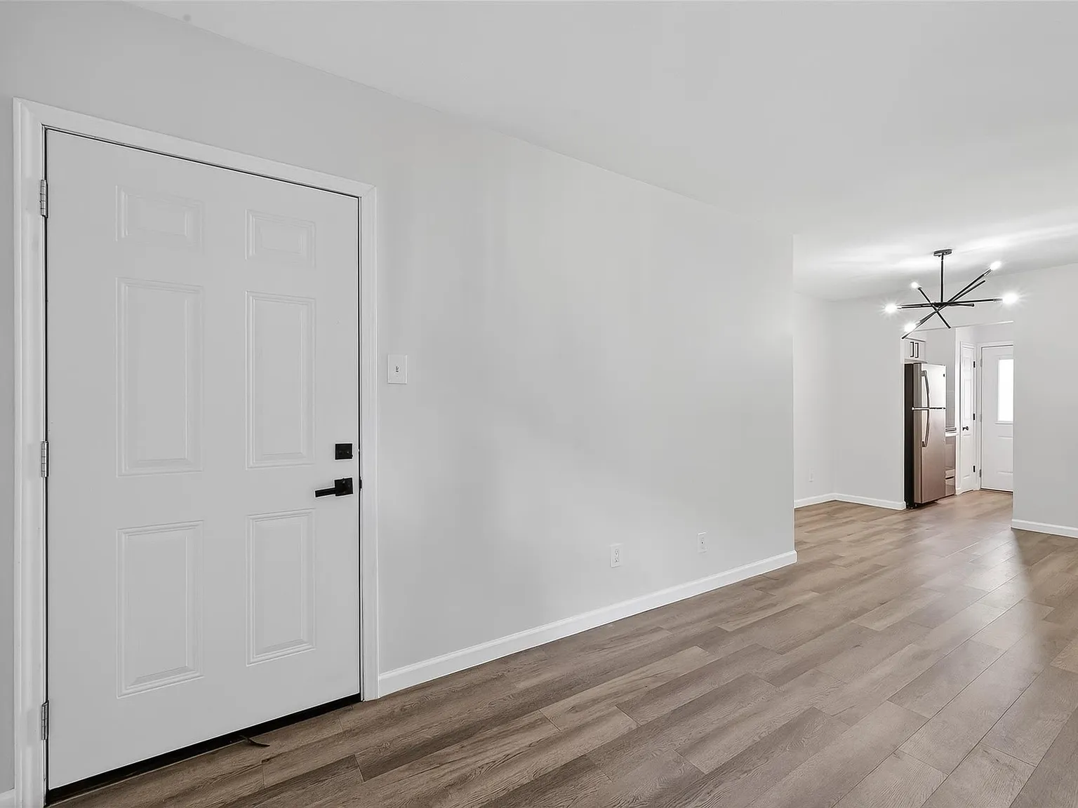 1 bed, 1.0 bath, 726 sqft, $1,300 — Photo 4