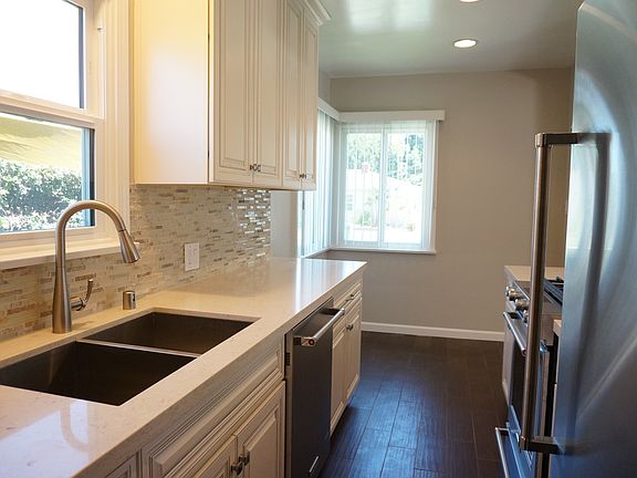 4th image of 3441 Sherbourne Dr