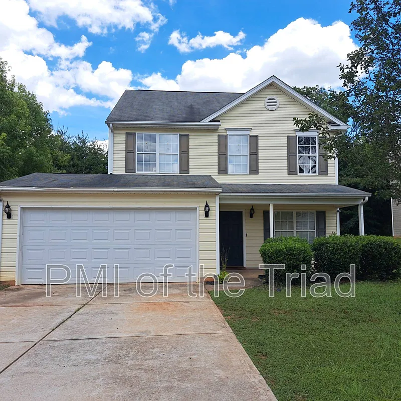 3 bed, 2.5 bath, 1904 sqft, $1,850 — Photo 1