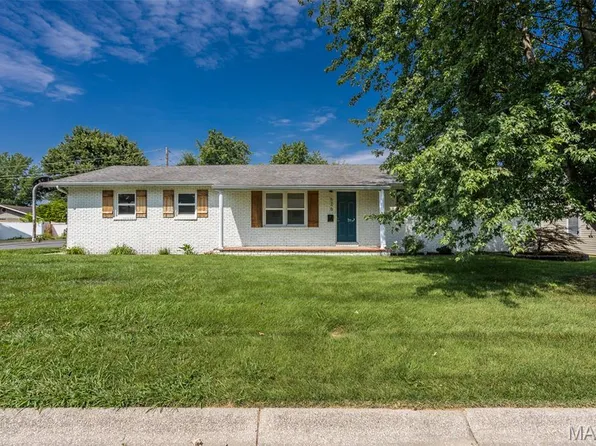 526 Vermont St, Bethalto, IL 62010