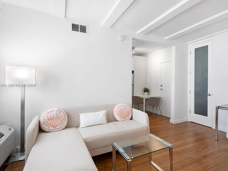 439 15th St #8 — Photo 3