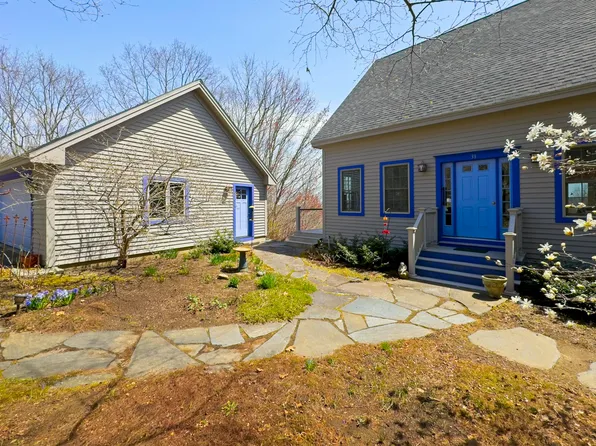 31 Barrett Drive, Rockport, ME 04856