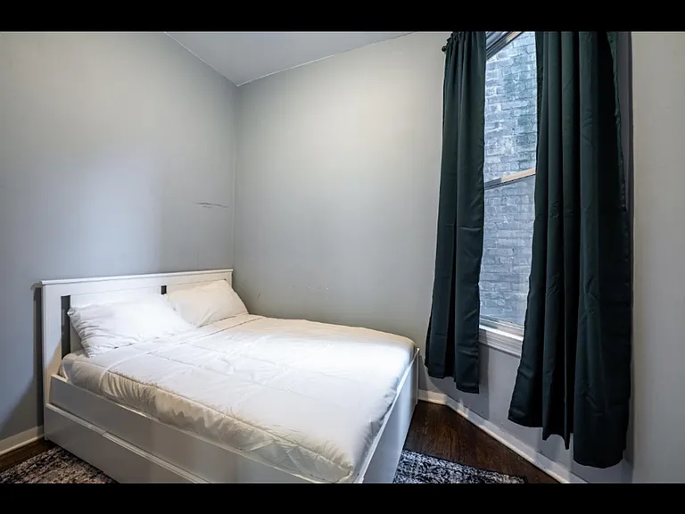 2527 W Division St #2F — Photo 11