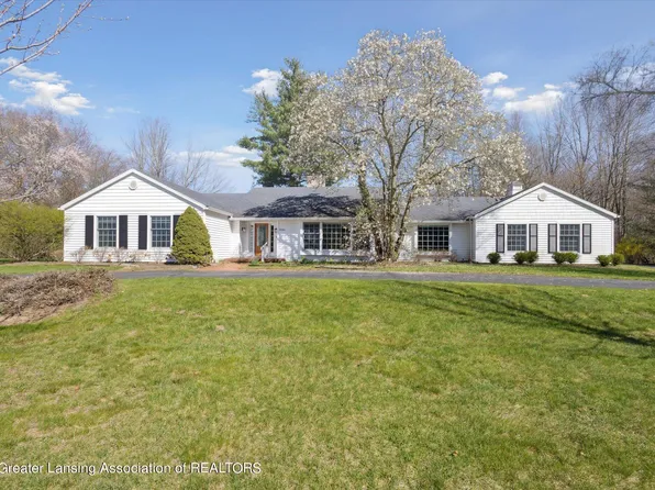 5050 Country Dr, Okemos, MI 48864
