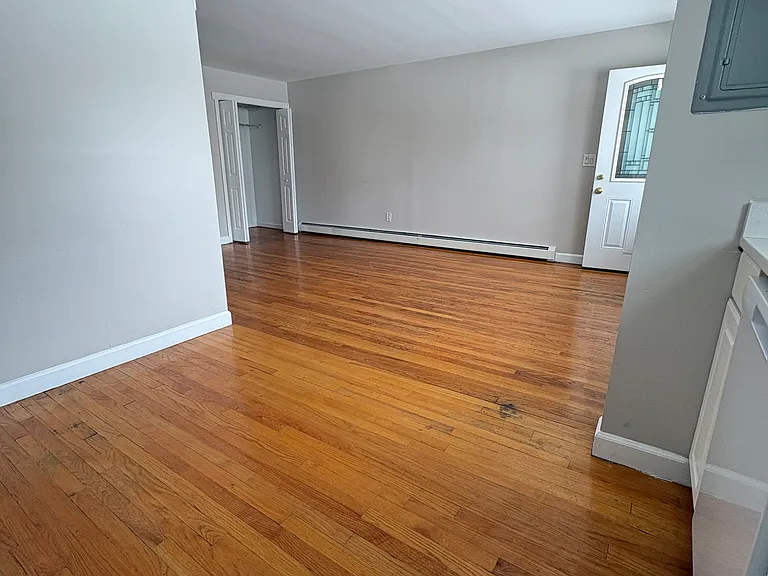 Carey Avenue Apartments — Photo 20