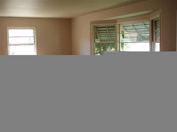 2nd image of 5402 Persimmon Ave