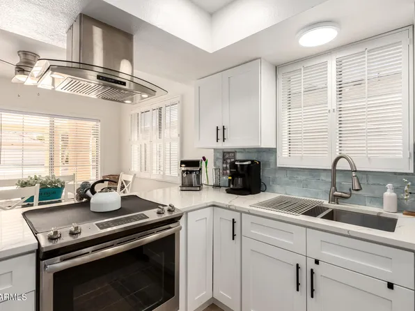 26414 S LAKEMONT Drive, Sun Lakes, AZ 85248