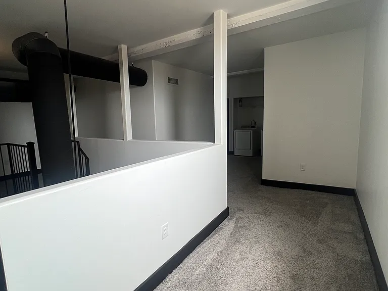 917 E Douglas Ave #B — Photo 8
