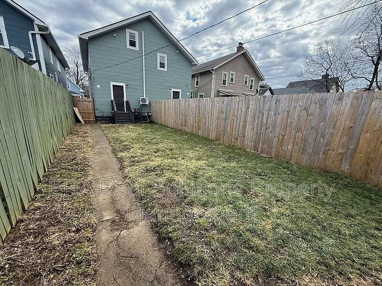 847 Heyl Ave — Photo 15