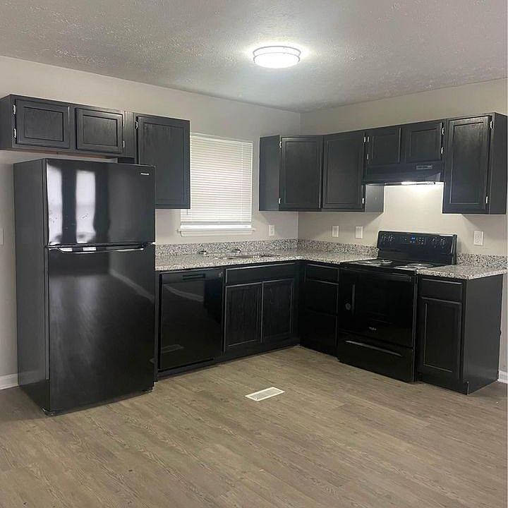 1st image of 408 Bainbridge Ct APT 15