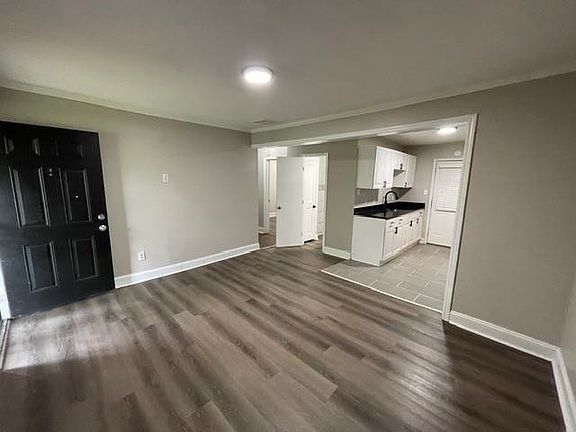 3rd image of 908 Baltic St