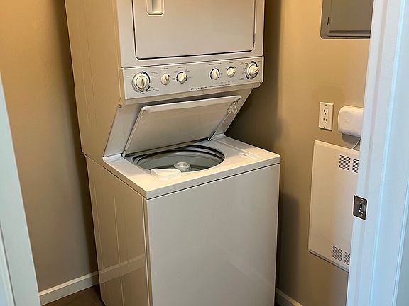4th image of 210 S 15th Ave SE #2608