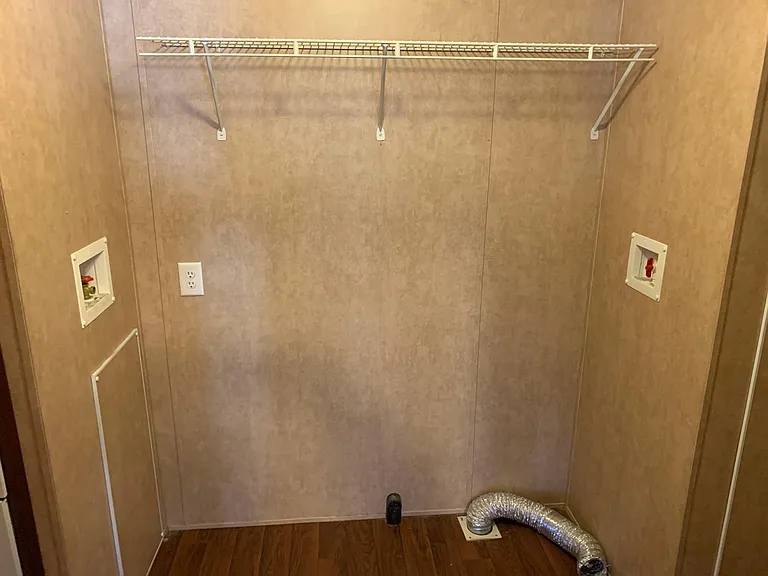452 Maplewood Dr #509 — Photo 7