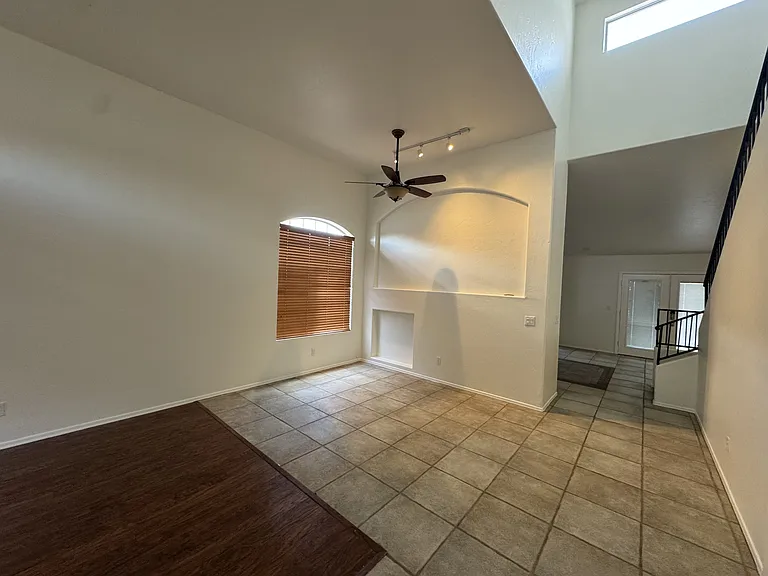 2941 W Calle Lucinda — Photo 4