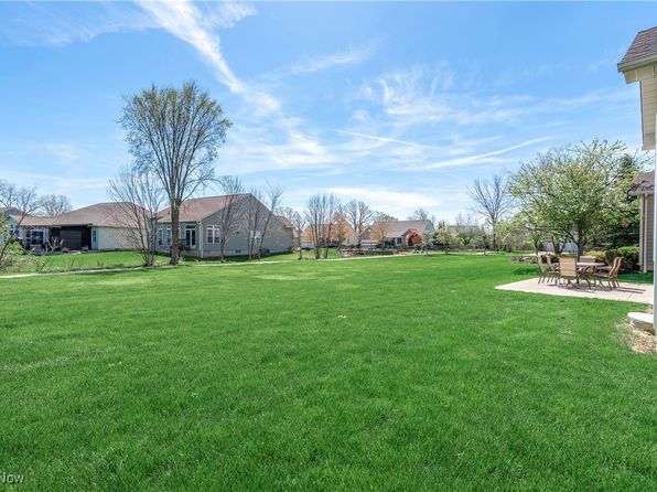 3133 Grove Ln, Avon, OH 44011