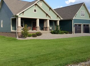 135 Lady Slipper Cir, Beaver, WV 25813