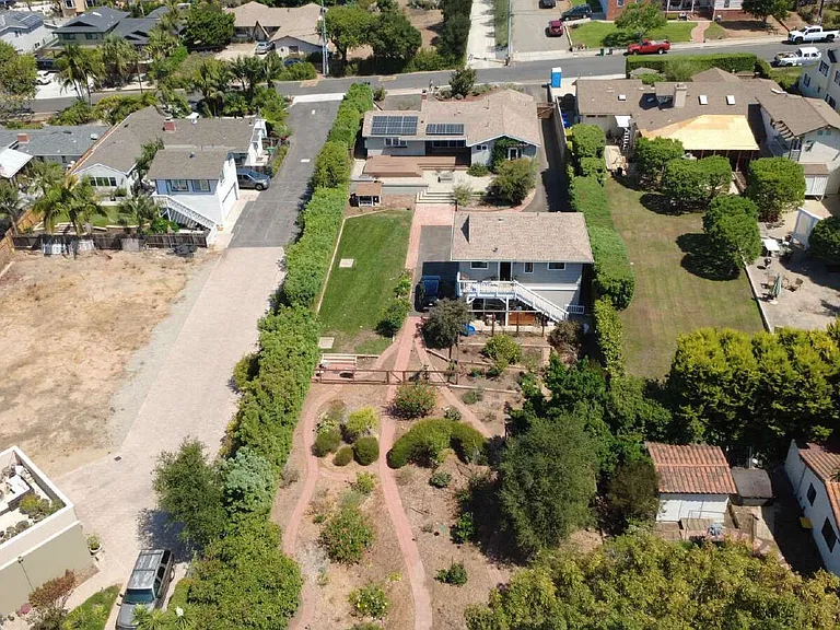 1401 Forest Ave — Photo 41