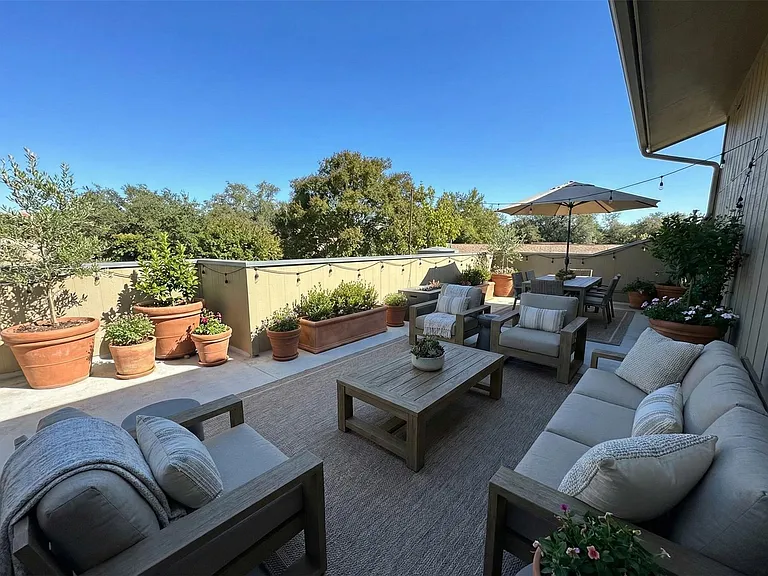 8111 Middle Ct — Photo 35