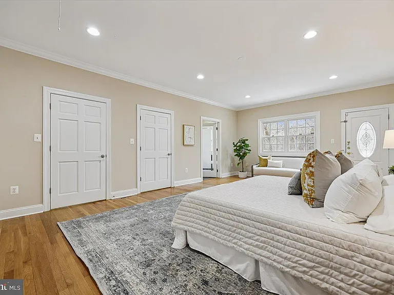 4902 Derussey Pkwy — Photo 42