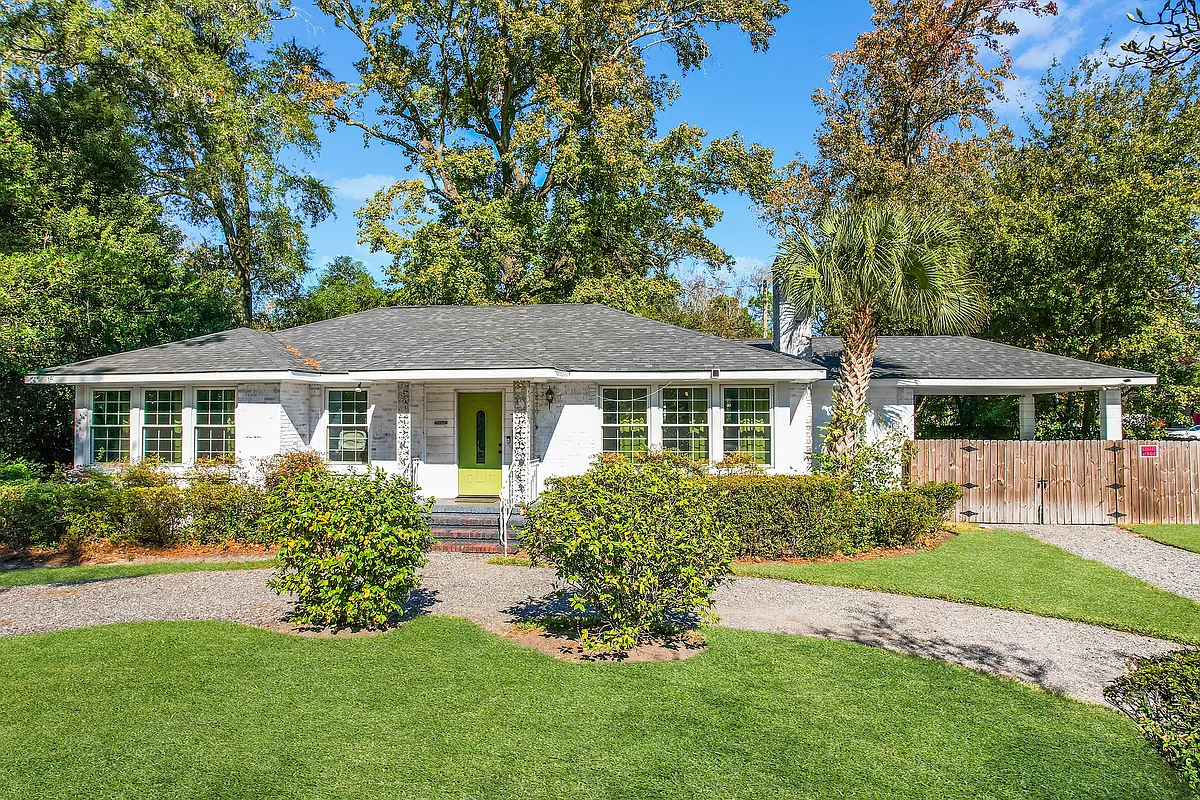 Building Photo - 712 Columbus Dr