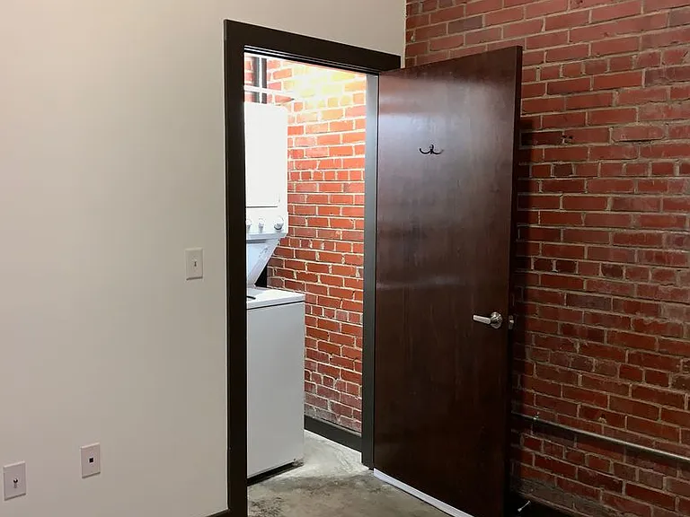 703 N Harrison Street 410 Hancock St — Photo 25