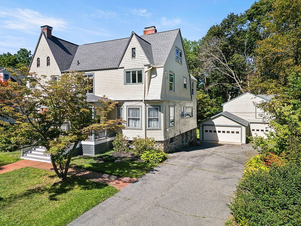 1st image of 32 Morton St