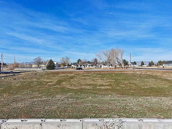 5th image of 1564 N 1700 E