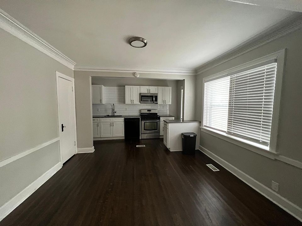 1st image of 209 E 46th St S #4