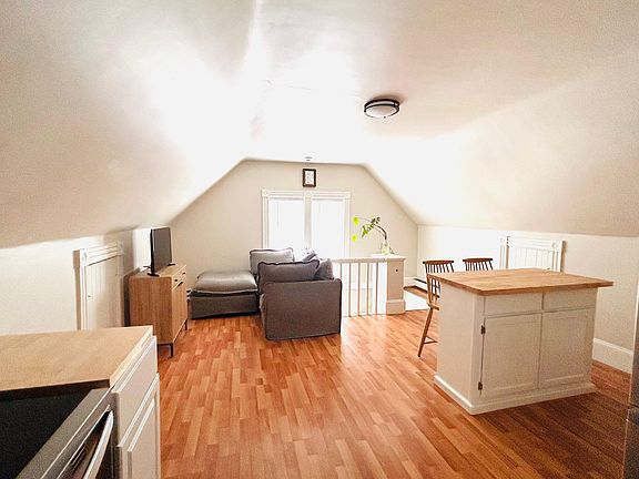 5th image of 204 Woodbine St #3