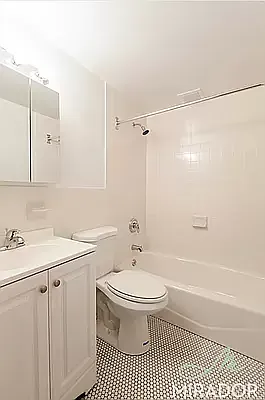 Rented by Mirador Real Estate | media 8