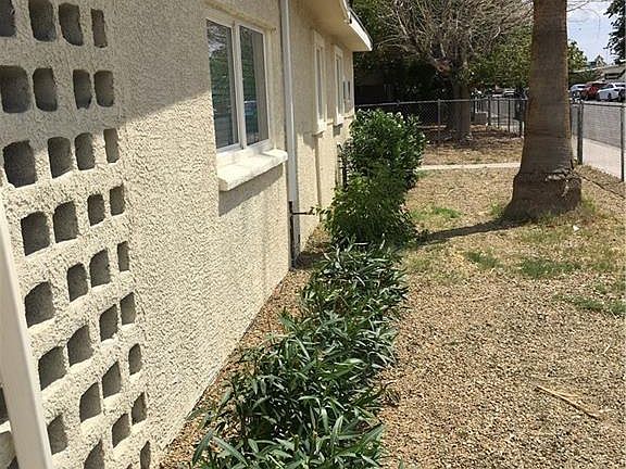 2nd image of 1119 Eastwood Dr APT A