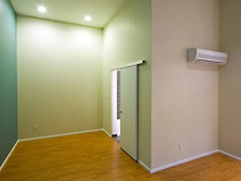 115ct - Bricklight Courtyard Apartments — Photo 14