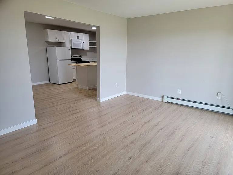 Brentwood Estates — Photo 20