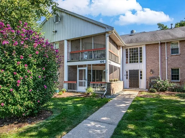 44 Brian Dr APT D, Stoughton, MA 02072