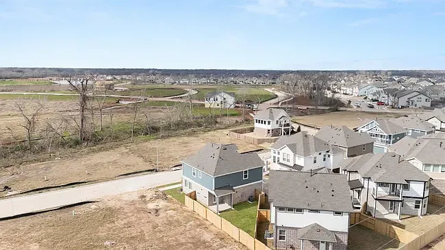 1418 Shaded Rock Dr — Photo 4
