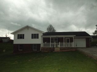 8018 Shelby St, Maysville, KY 41056