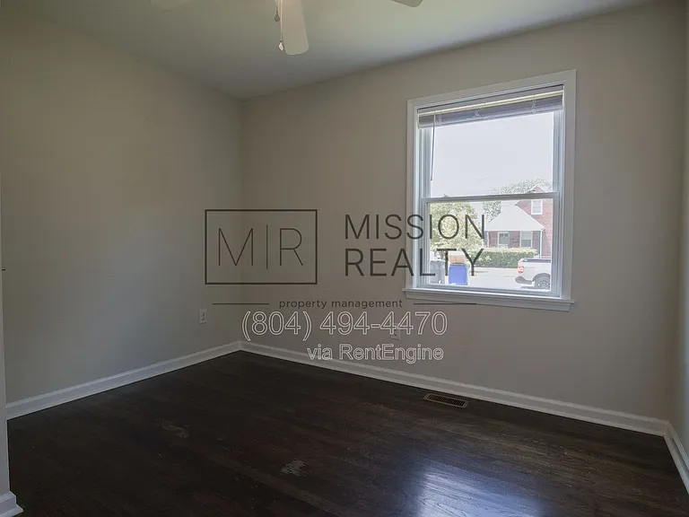 5205 Scott St — Photo 13