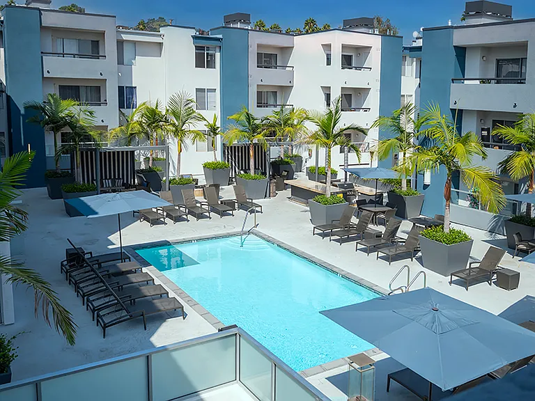 The Crescent At West Hollywood — Photo 23