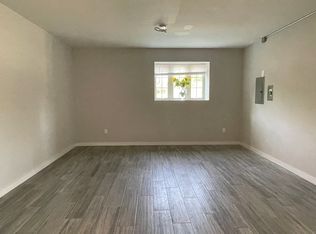 526 Drumgoole Rd E #1, Staten Island, NY 10312