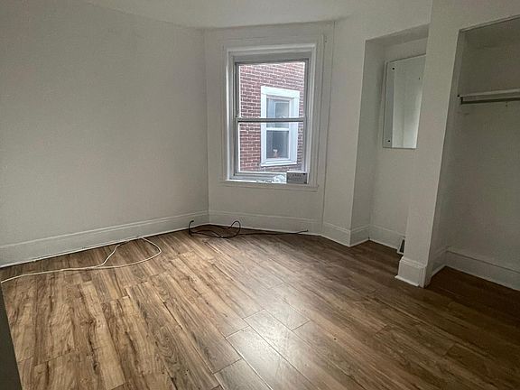 5th image of 4834 Sansom St Floor 2