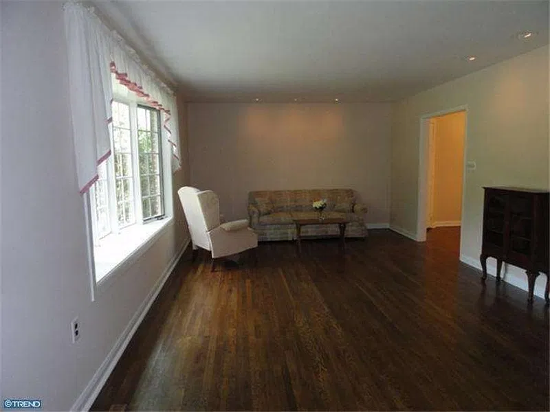4 bed, 2.5 bath, 1950 sqft, $2,725 — Photo 2