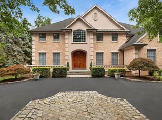 184 High Farms Rd, Glen Head, NY 11545