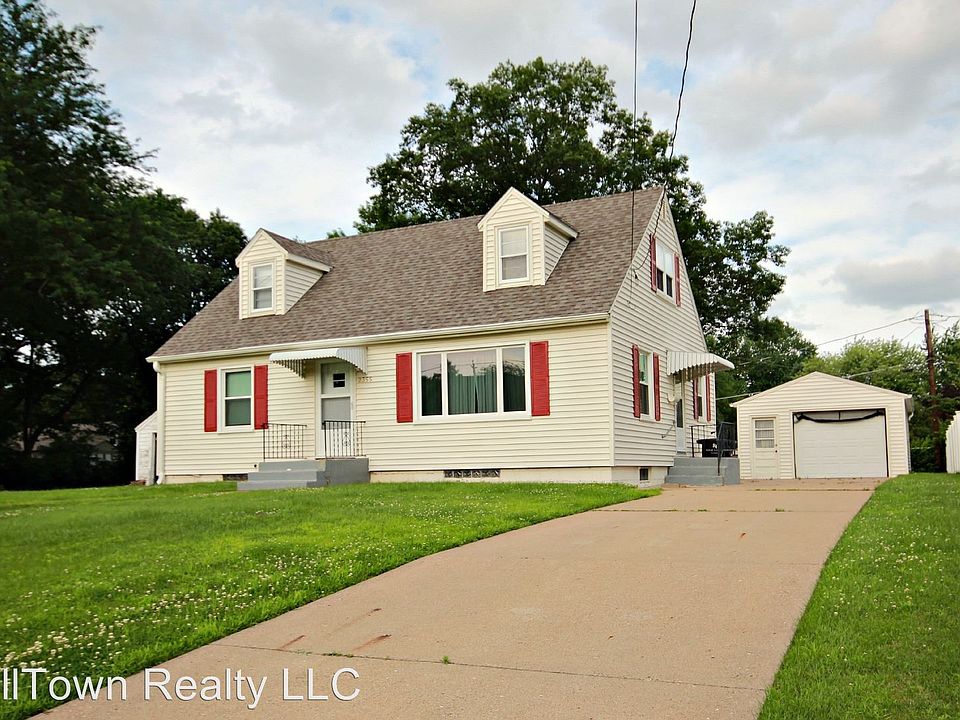 1st image of 2355 39th St
