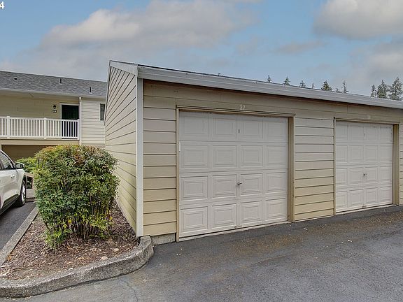 2nd image of 13216 NE Salmon Creek Ave Unit E4