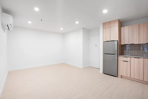 Rented by R New York | media 18