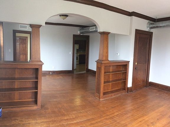 3rd image of 632 Fulton St W #201