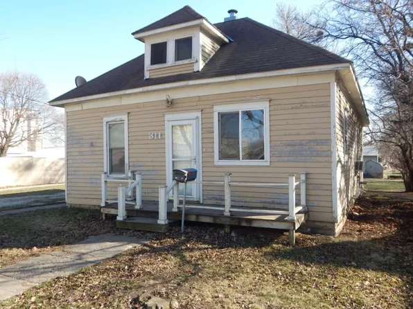 311 W 9th St, Sheldon, IA 51201