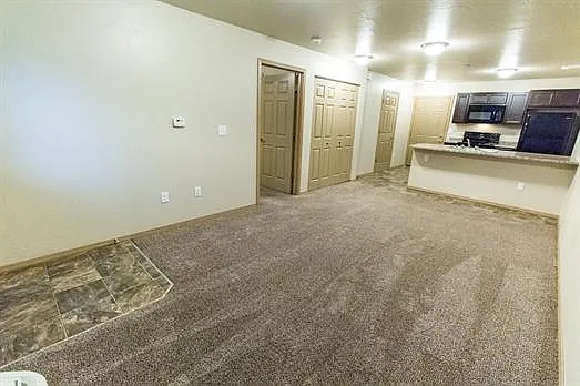 Tollefson Apartments — Photo 13