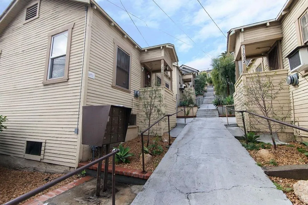 1306 W Sunset Blvd — Photo 3