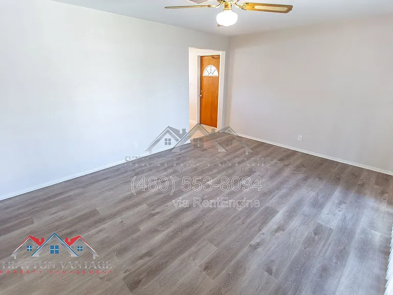 3409 E Indianola Ave — Photo 13